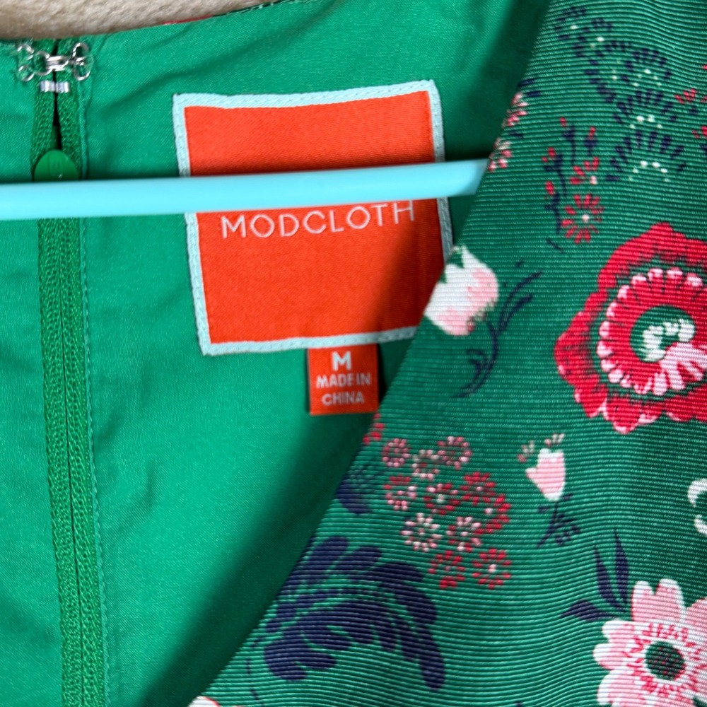 ModCloth Green Floral Fit & Flare Dress Cap Sleeve Pockets Tulle Lining Medium - Picture 4 of 11
